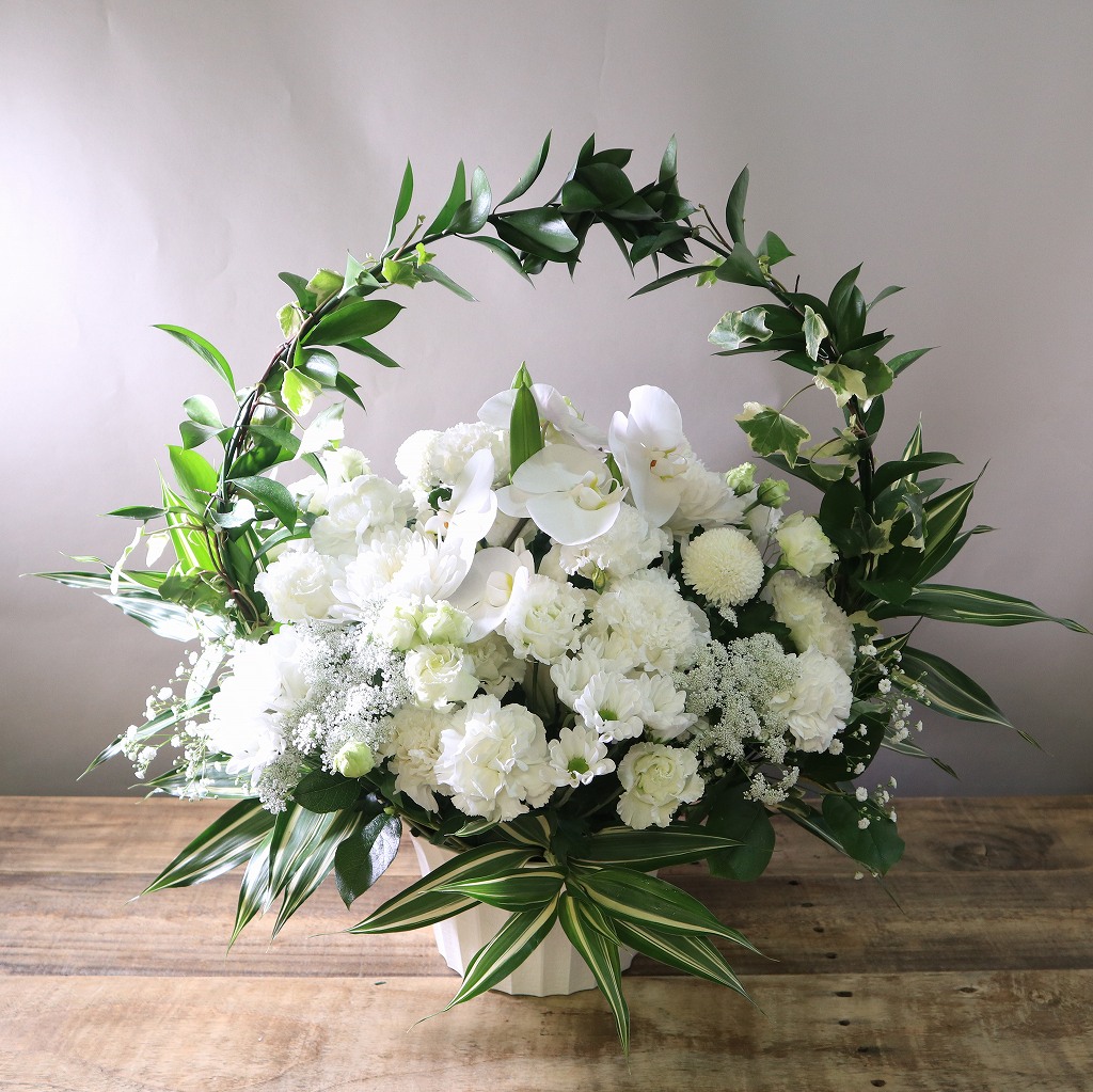 HANAIMOさんのお花は、悲しみ中のご遺族の御心を、穏やかにしてくれているようです。